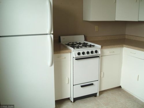 104 Pine St, Glenwood City, WI 54013-8554