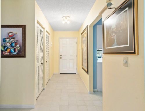 14 Westgate Ln, Boynton Beach, FL 33436-6364
