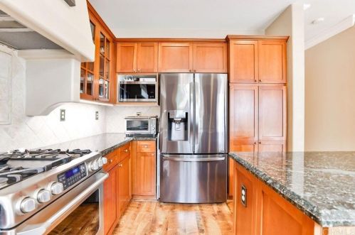 1456 Sapphire Dr, Carlsbad CA 92011-1200 exterior