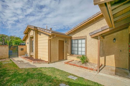 25776 Covala Ct, Santa Clarita CA  91355-2262 exterior