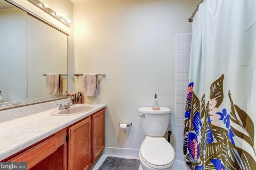 352 Winding Way, Norristown PA  19406-2633 exterior