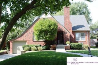 2038 54th St, Omaha, NE 68104-4236