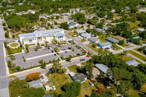 27375 Shriver Ave, Bonita Springs, FL 34135-5452