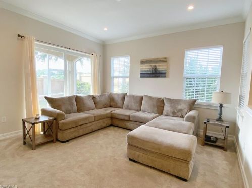 28000 Sosta Ln, Bonita Springs, FL 34135-8055