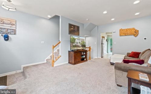 10048 Moxleys Ford Ln, Bristow VA  20136-3001 exterior