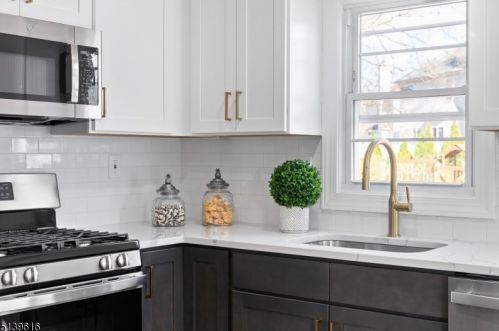 8 Mary Ln, Fanwood NJ  07023-1009 exterior