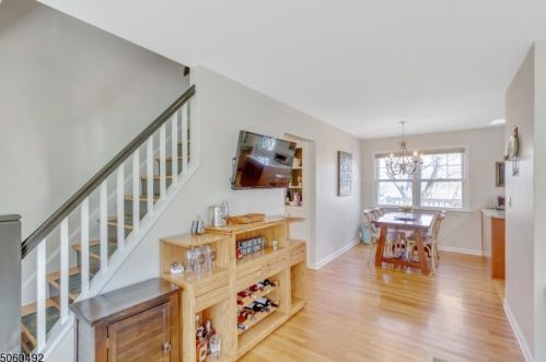 56 Lynwood Rd, Verona, NJ 07044-1717