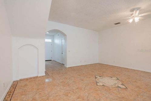 554 Black Lion Dr, Saint Petersburg FL  33716-3472 exterior