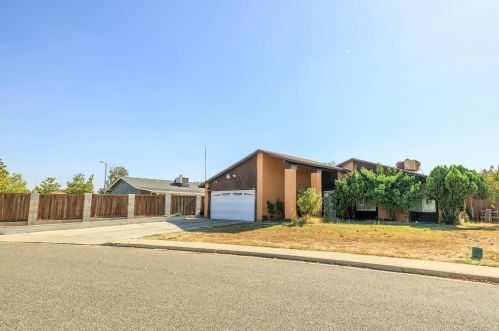 7563 Royalty Ave, Winton, CA 95388-9360