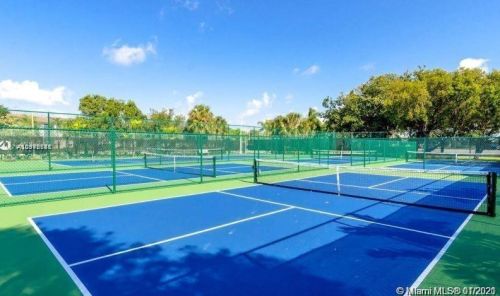 550 137th Ave, Hollywood FL  33027-1539 exterior