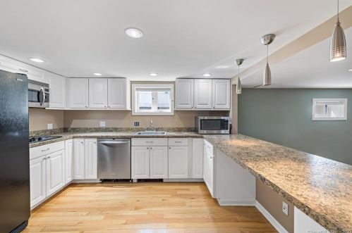 6 Nolan St, Norwalk CT  06850-2525 exterior