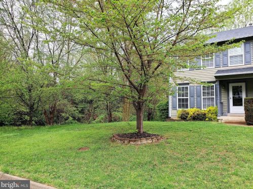 6194 Oaklawn Ln, Woodbridge, VA 22193-3968