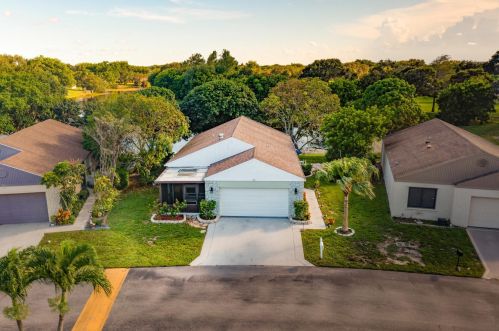 25 Paxford Ln, Boynton Beach, FL 33426-7635