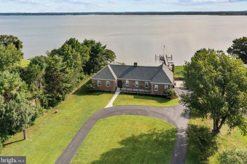 19725 Tidewater Trl, Tappahannock VA  22560 exterior