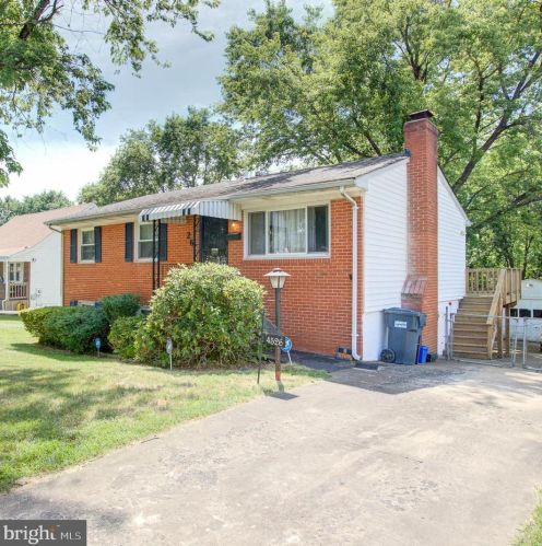 4526 Kenwood Dr, Woodbridge, VA 22193-5267