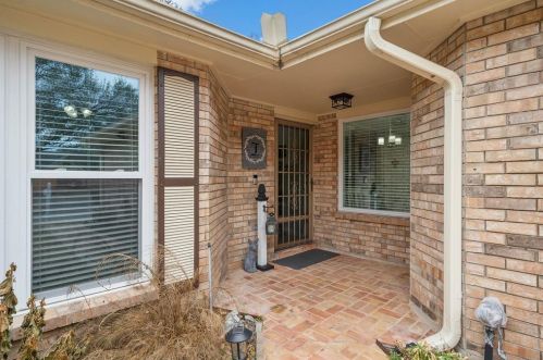 722 Country Grove Cir, Pearland, TX 77584-2050