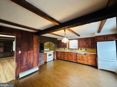 201 Sharpless Dr, Wilmington DE  19803-2507 exterior