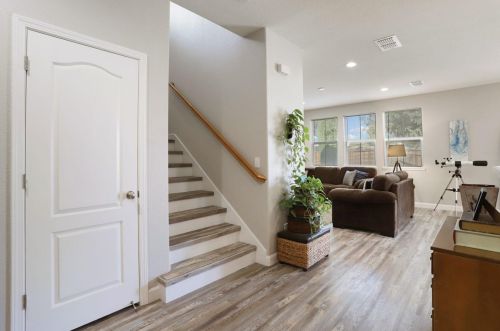 211 Emory Oak Pl, Lathrop CA  95330-8527 exterior