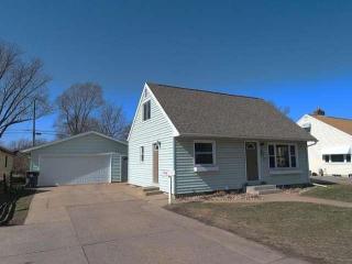 2122 Losey Blvd, La Crosse, WI 54601-6819