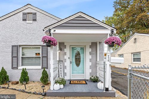 216 Blue Hen Rd, New Castle, DE 19720-2715