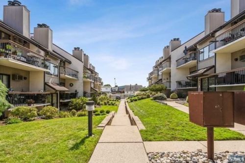 805 Ridge Mews, Wood-Ridge, NJ 07075-1354