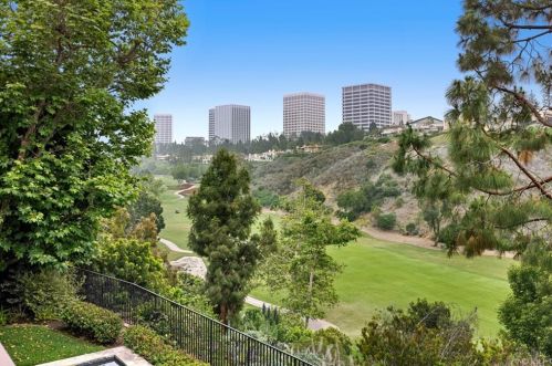 5 Deerwood Ln, Newport Beach, CA 92660-5108