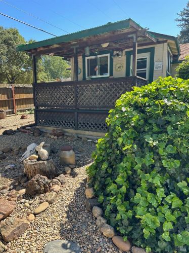 611 Highland Ave, Penngrove, CA 94951-9651