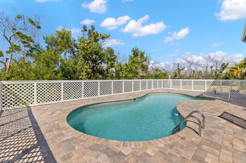 9393 Peaceful Dr, Sanibel FL  33957-4238 exterior