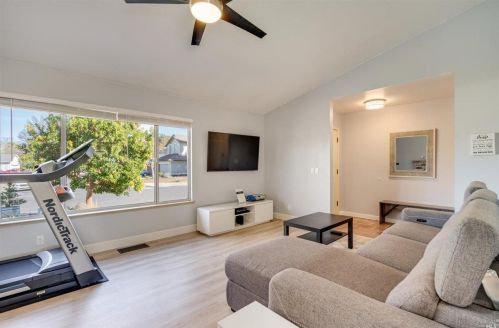 144 Fulton Pl, Windsor CA  95492-9474 exterior