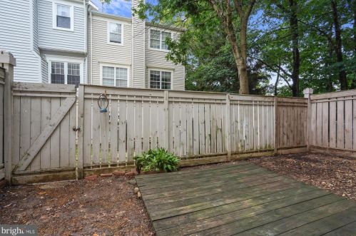 2382 Branleigh Park Ct, Herndon, VA 20191-2813