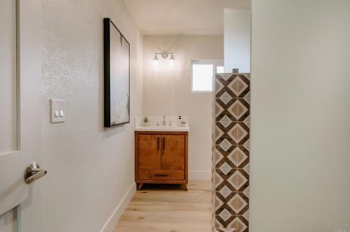 1027 San Abella Dr, Encinitas CA  92024-3949 exterior