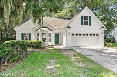 41 Purrysburg Dr, Beaufort, SC 29907-1357