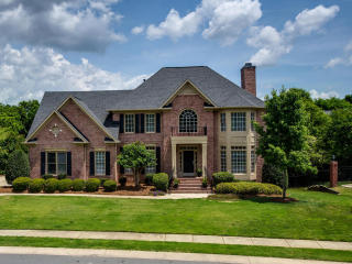 6027 Woodleigh Oaks Dr, Charlotte, NC 28226-8526
