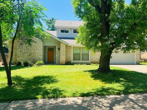 7910 Appomattox Dr, Austin, TX 78745-6902
