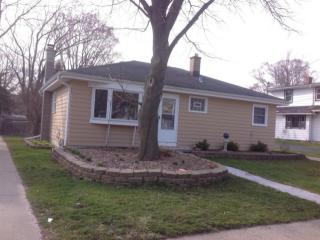 420 Hine Ave, Waukesha, WI 53188-4948