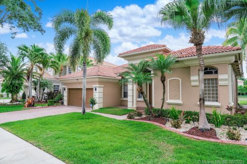 3211 192nd Ave, Hollywood, FL 33029-5824