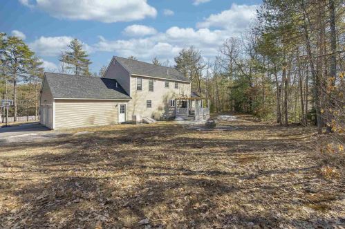 4 Ames Rd, Brookline NH  03033-2304 exterior