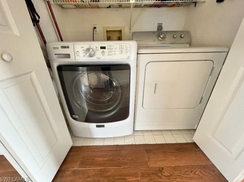 220 Palm Lk Dr, Sanibel FL 33957-5601 exterior