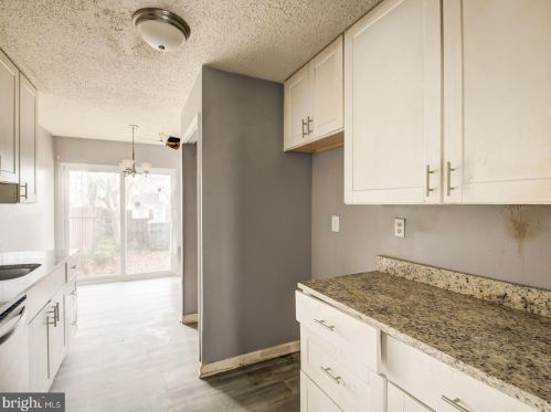 2238 Southgate Sq, Herndon VA  20191-1229 exterior