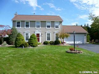 597 Hills Pond Rd, Webster, NY 14580-4034