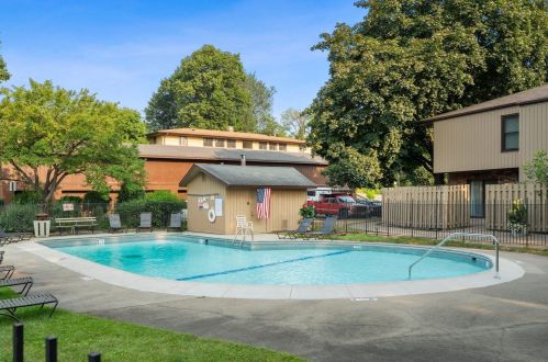 2411 Unity Ave, Minneapolis MN  55422-3449 exterior