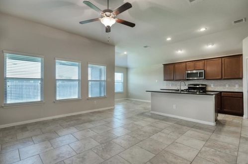 1502 Star Meadow Dr, Uhland TX  78640-2512 exterior