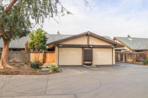 92 Sierra Ave, Fresno, CA 93704-1344