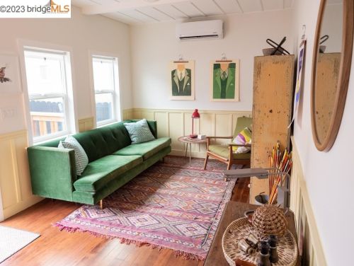 1058 56th St, Oakland CA 94608-2745 exterior