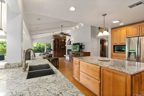 1539 Avolencia Dr, Fullerton CA 92835-3717 exterior