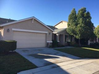 6198 Bellaire Way, Fresno CA  93727-7949 exterior