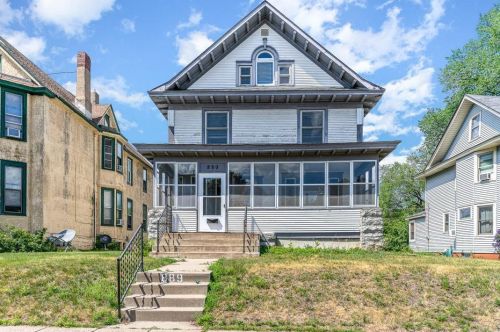 889 Iglehart Ave, Saint Paul, MN 55104-5424