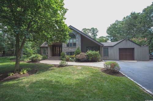 20 Foxhurst Rd, Huntington Station, NY 11746-4619