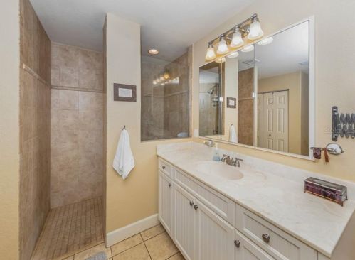 8313 Lightfoot Dr, Nokomis FL  34275-3211 exterior