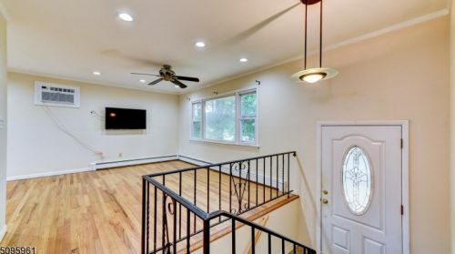 31 Midvale Ave, Lake Hiawatha NJ  07034-1008 exterior